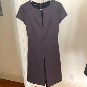 Crew Neck Knee-Length Dress
Size: S| US4, FR36